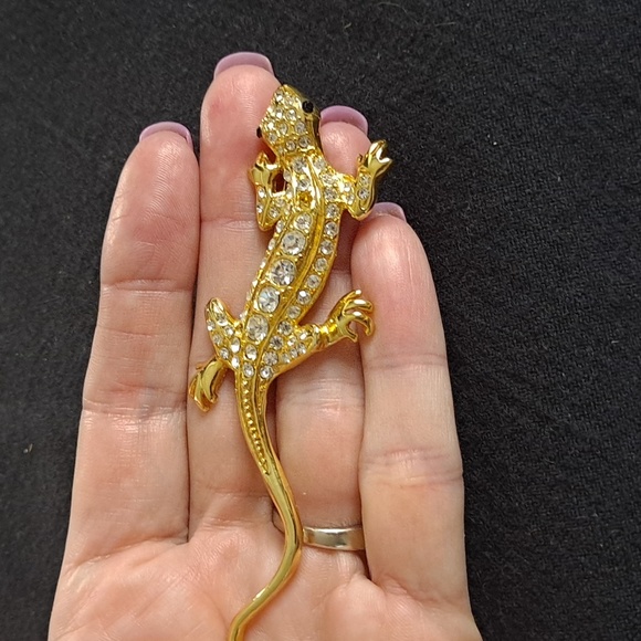 Gold Tone Crystal Rhinestone Lizard Brooch - Picture 4 of 5